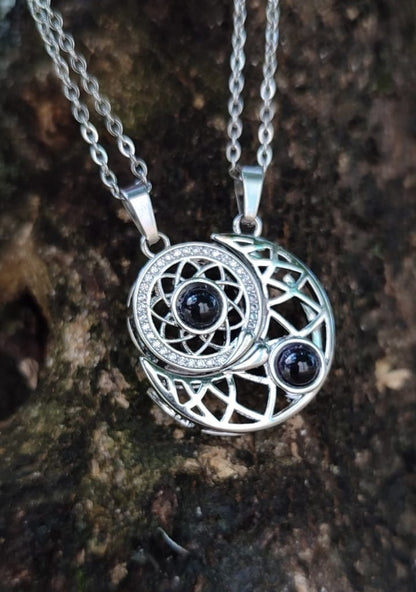 COLLAR SOLA Y LUNA PROYECCION PAREJA