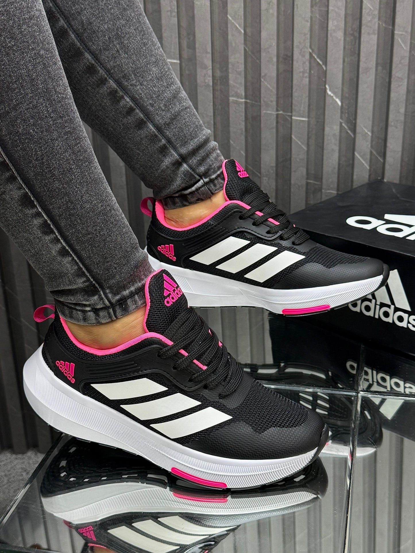 DEPORTIVO ADIDAS DAMA